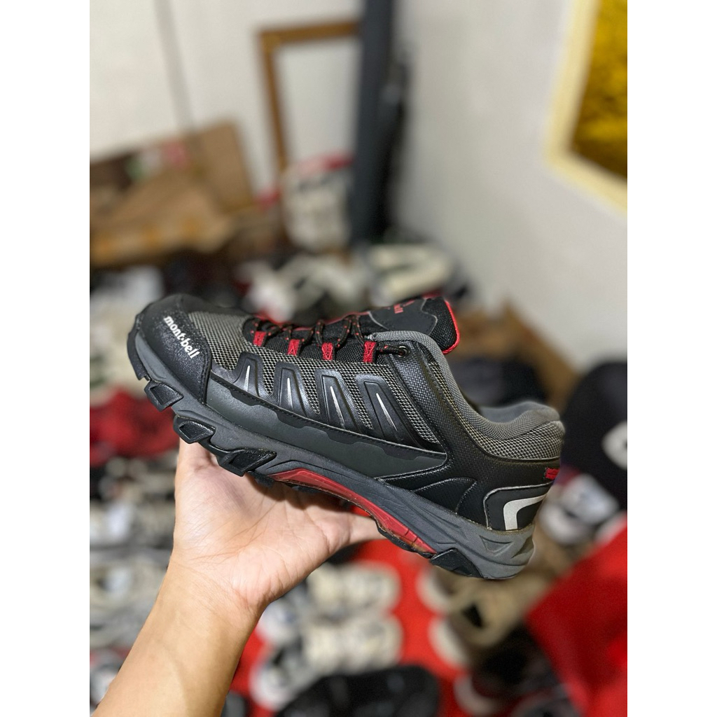 Sepatu outdoor second montbell sz 41