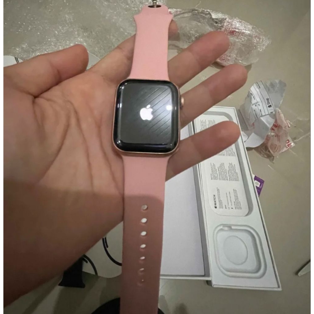 Preloved apple watch series 6
