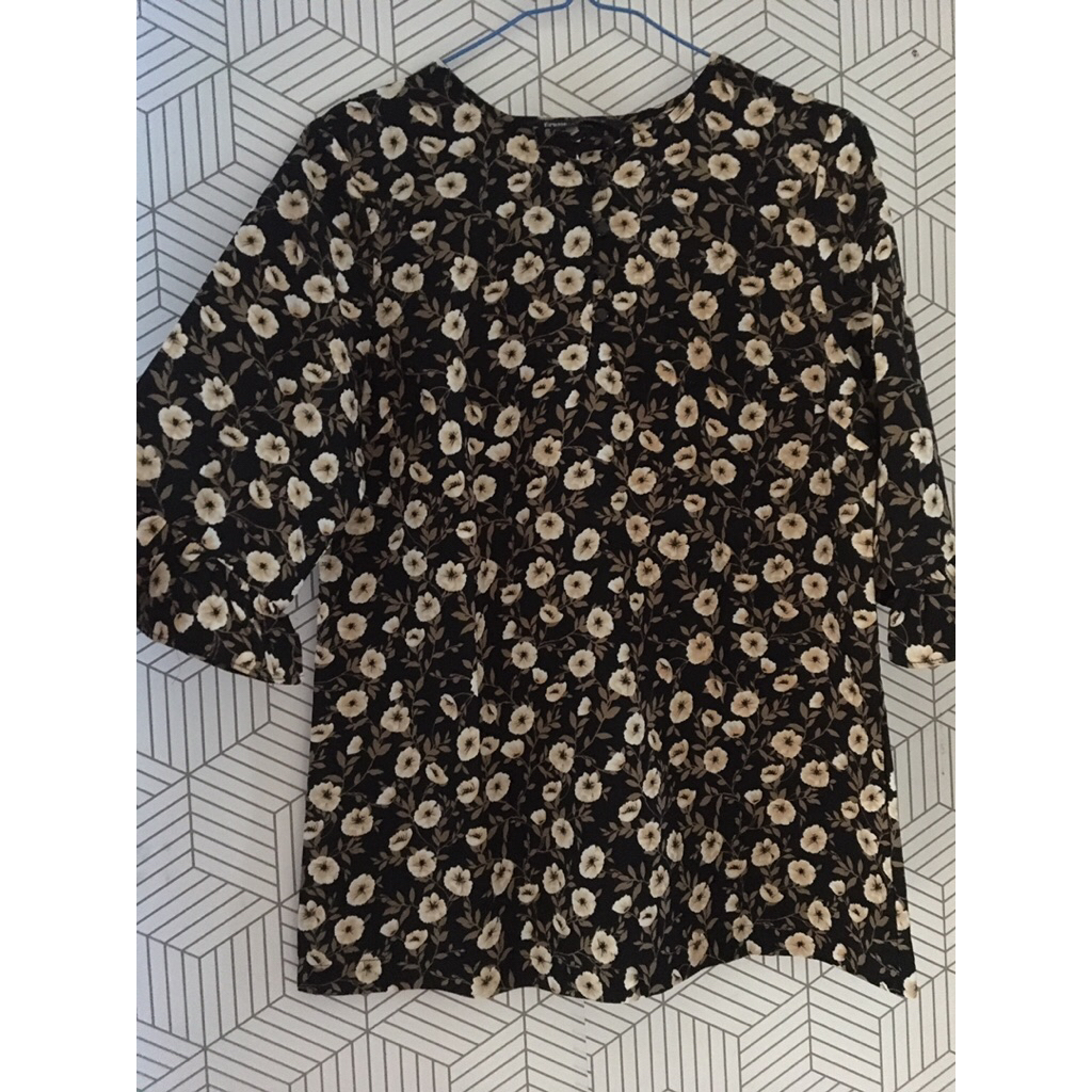 Blouse Bunga bunga Preloved