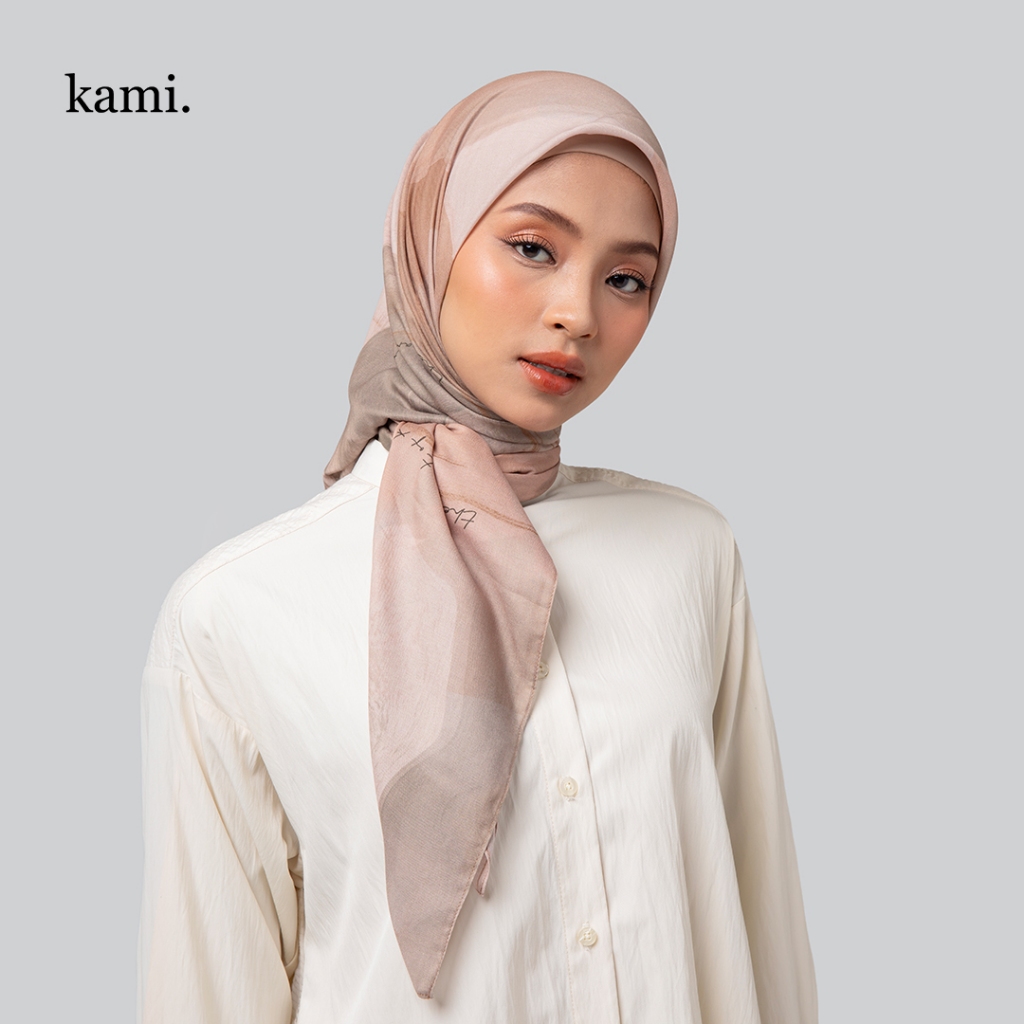 Kami Reverie Signature Scarf Hijab Segi Empat