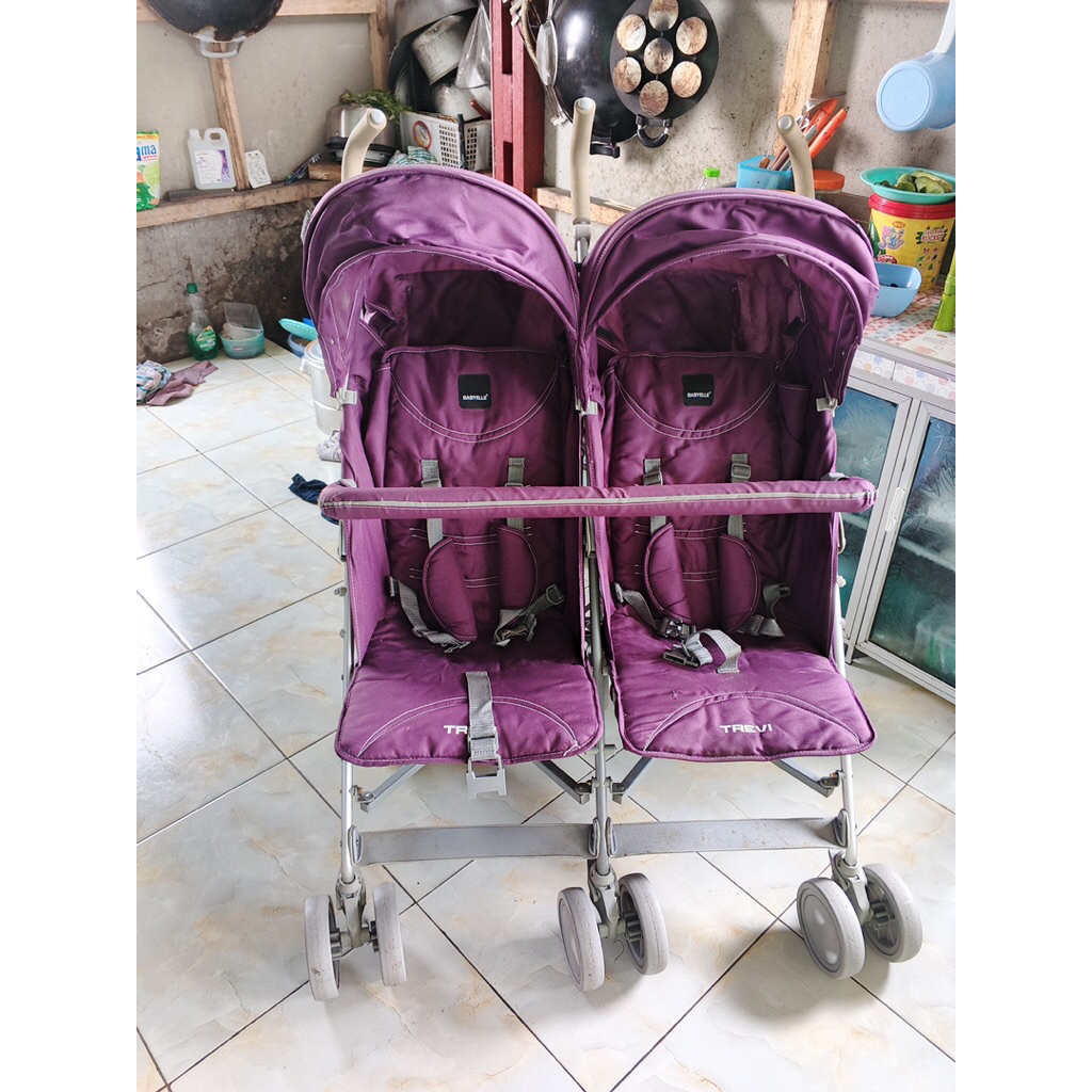Preloved STROLLER BAYI KEMBAR BABYELLE TREVI S 2500 UNGU