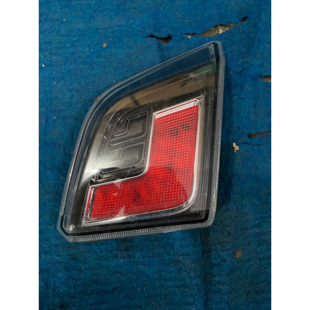 Lampu reflektor bagasi belakang ayla Agya 2017 2021 kanan original