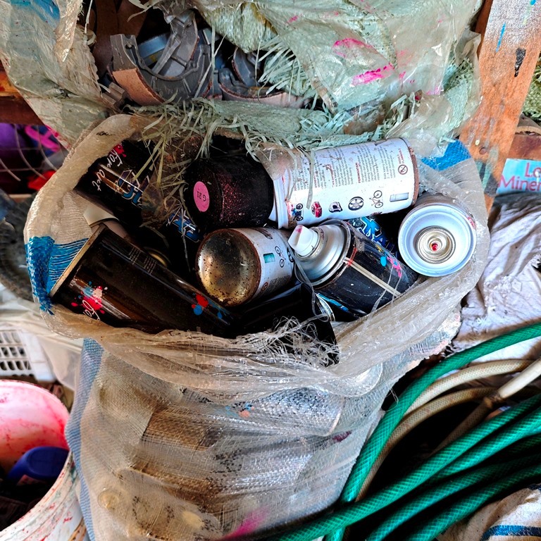 CAT SEMPROT RUSAK KALENG BEKAS UNTUK KERAJINAN PILOK PILOX PYLOK PYLOK