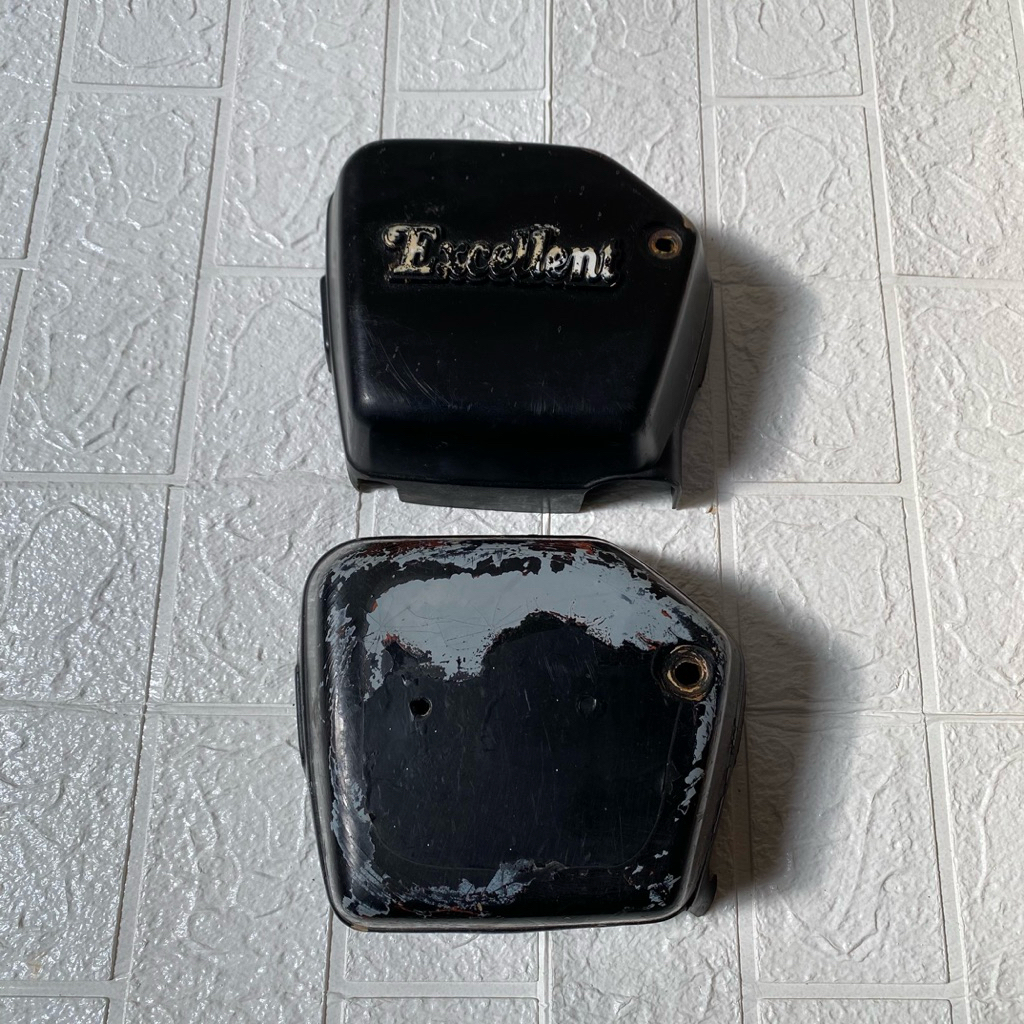 TUTUP AKI V80 SUPER DELUXE/Excellent.SEBELAH KANAN.ORIGINAL SECOND
