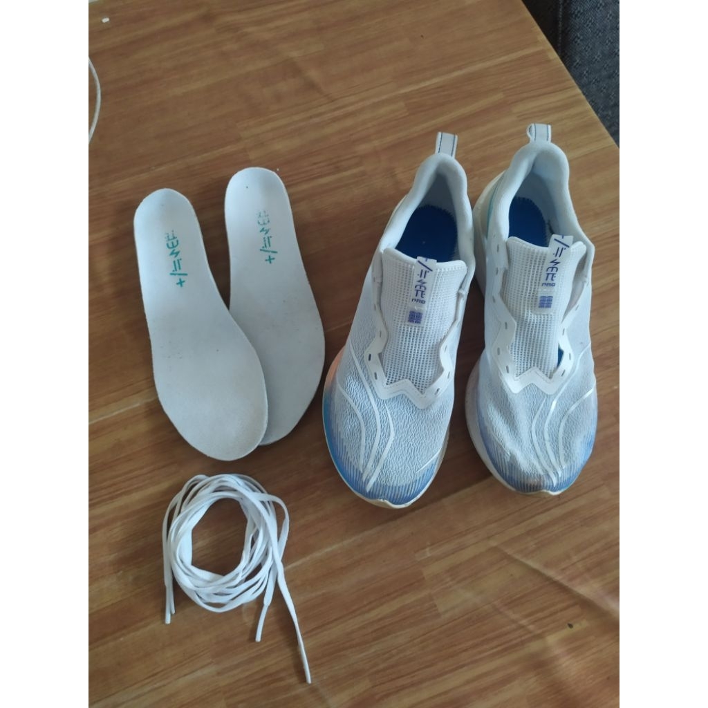 sepatu running lining dark horse size 40 second preloved