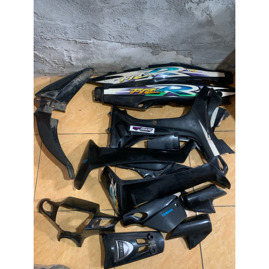 BODY SET TINGGAL PASANG ORIGINAL  COPOTAN FIZ R