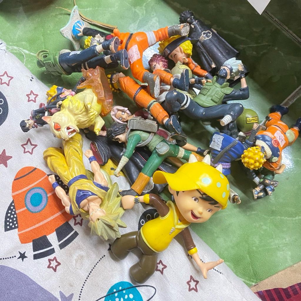 Mainan Figure Anime Junk/Tidak Utuh Preloved Murah