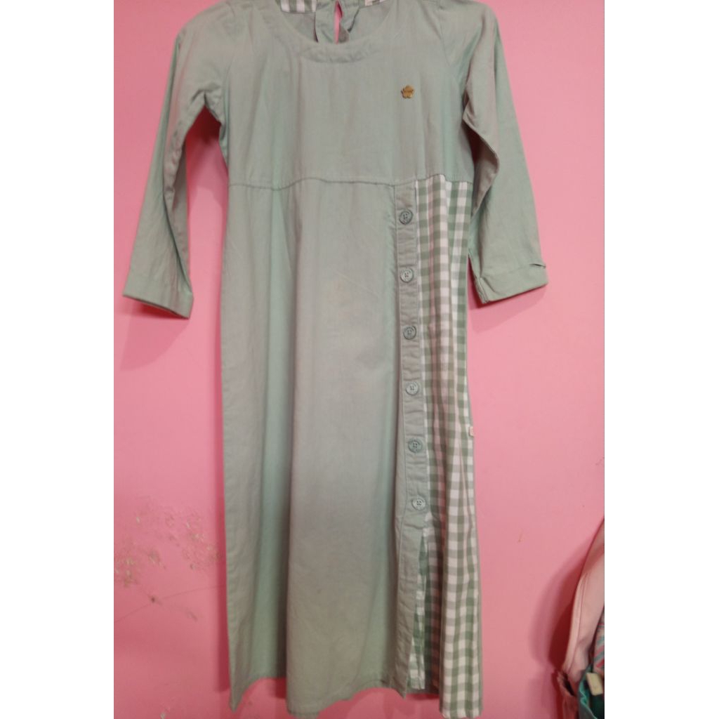 PrelovedGamisAnakCorniche