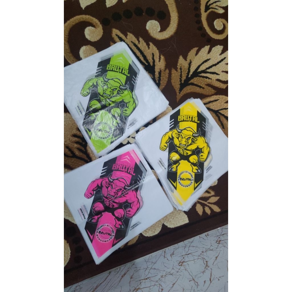 (kertas layangan isi 100 pcs). Kertas minyak sablon 2 warna