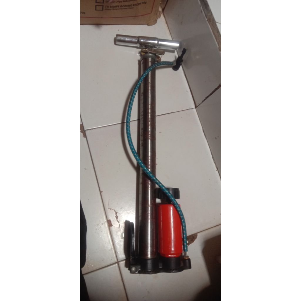 pompa ban sepeda/ ban motor seken masih bisa dipake