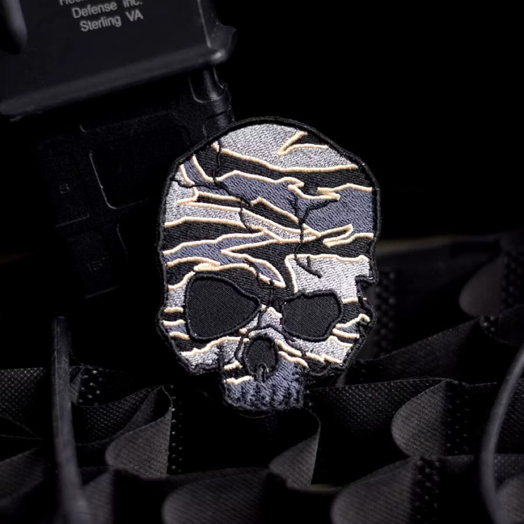 FOX TWO - TIGERSTRIPE GREY