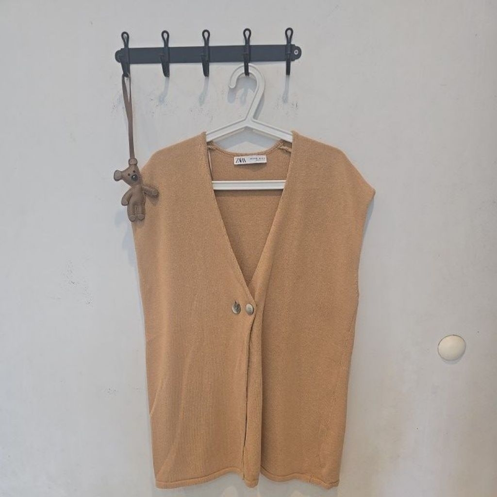 [preloved] Zara knit vest