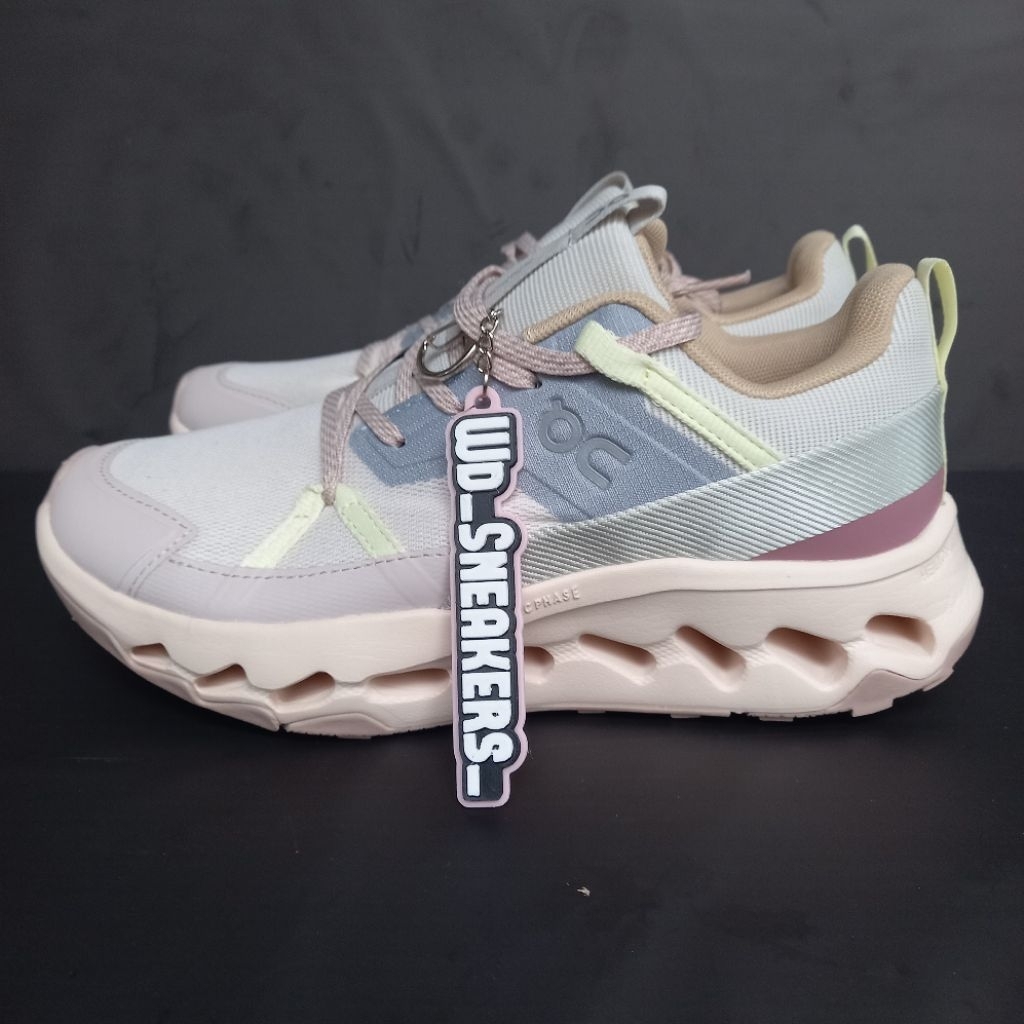 Sepatu On Cloud Horizon Ice Cream