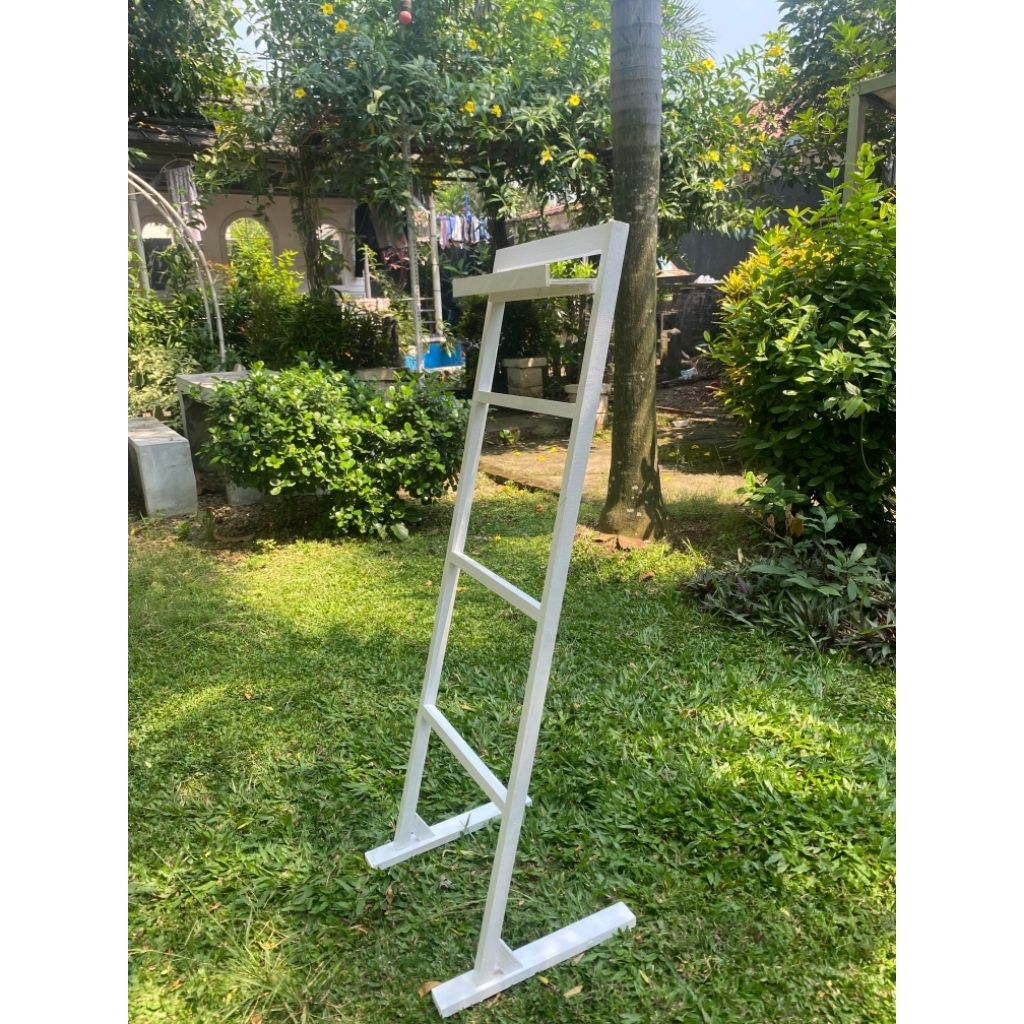 Rak Gantungan sajadah dan mukenah