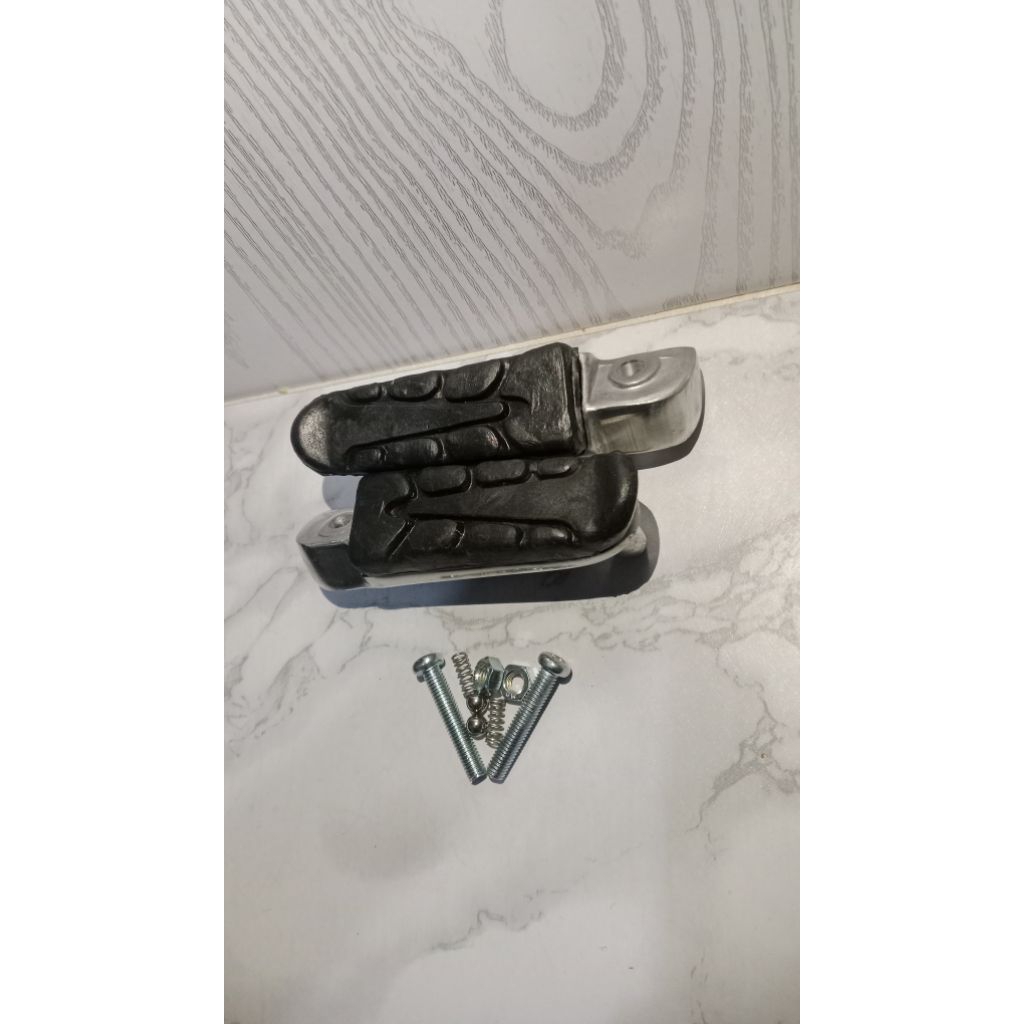 Footstep depan CBR150R 1set kanan kiri step depan Honda CBR150R standar