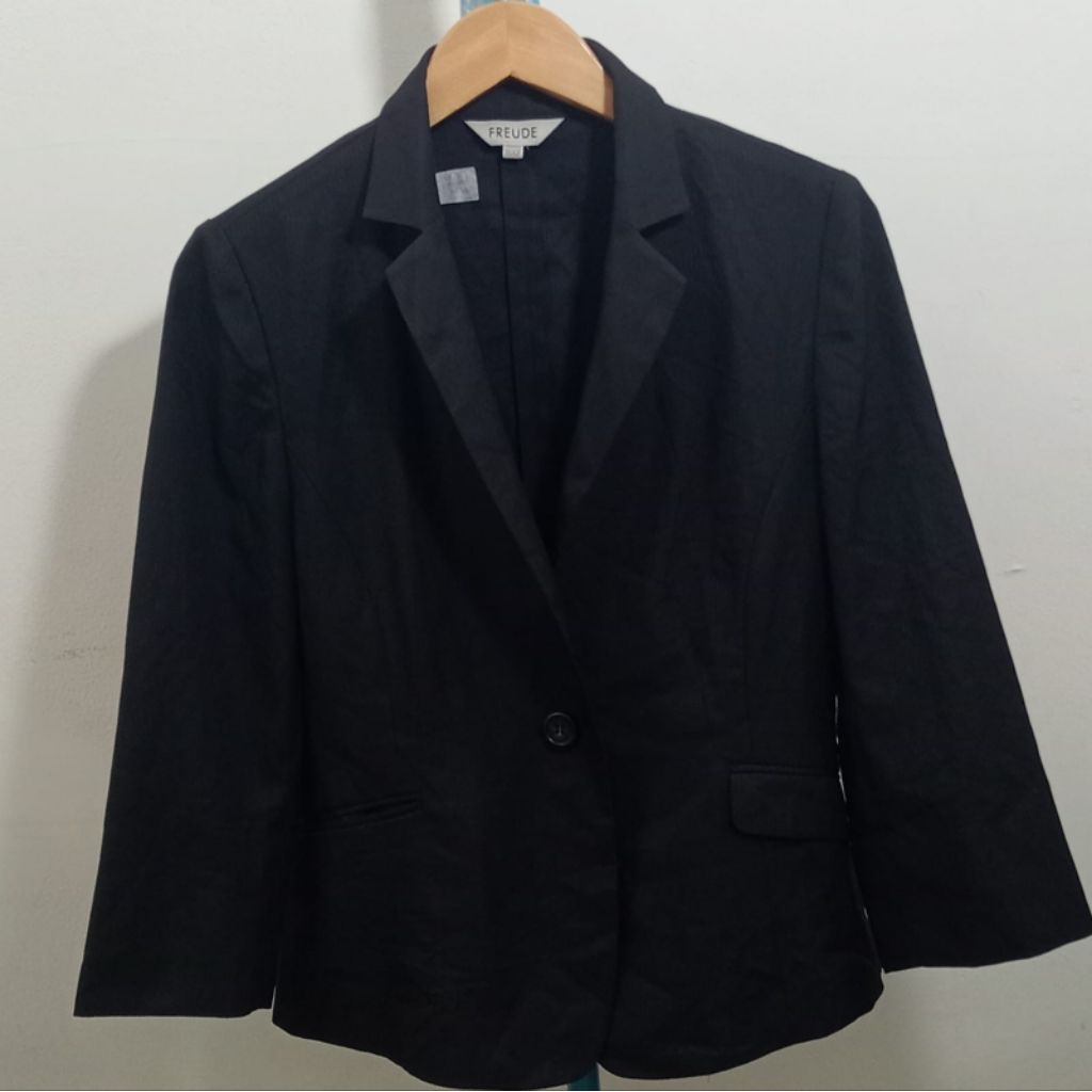 Blazer Hitam Freude (code128)