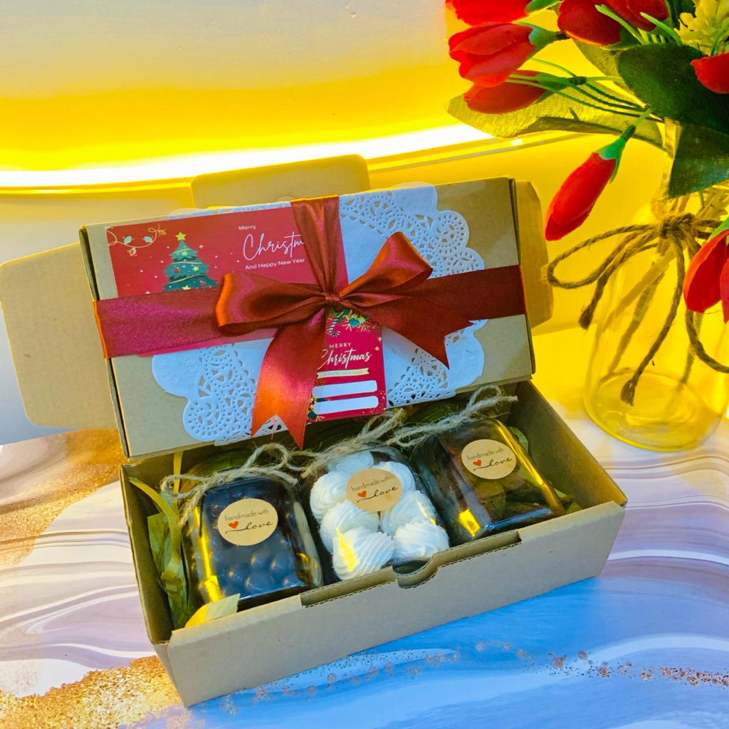 HAMPERS KUE MINIMALIS KEMASAN JAR/gift natal/ ramadhan/IMLEK/giftbox/kado ulang tahun/graduation