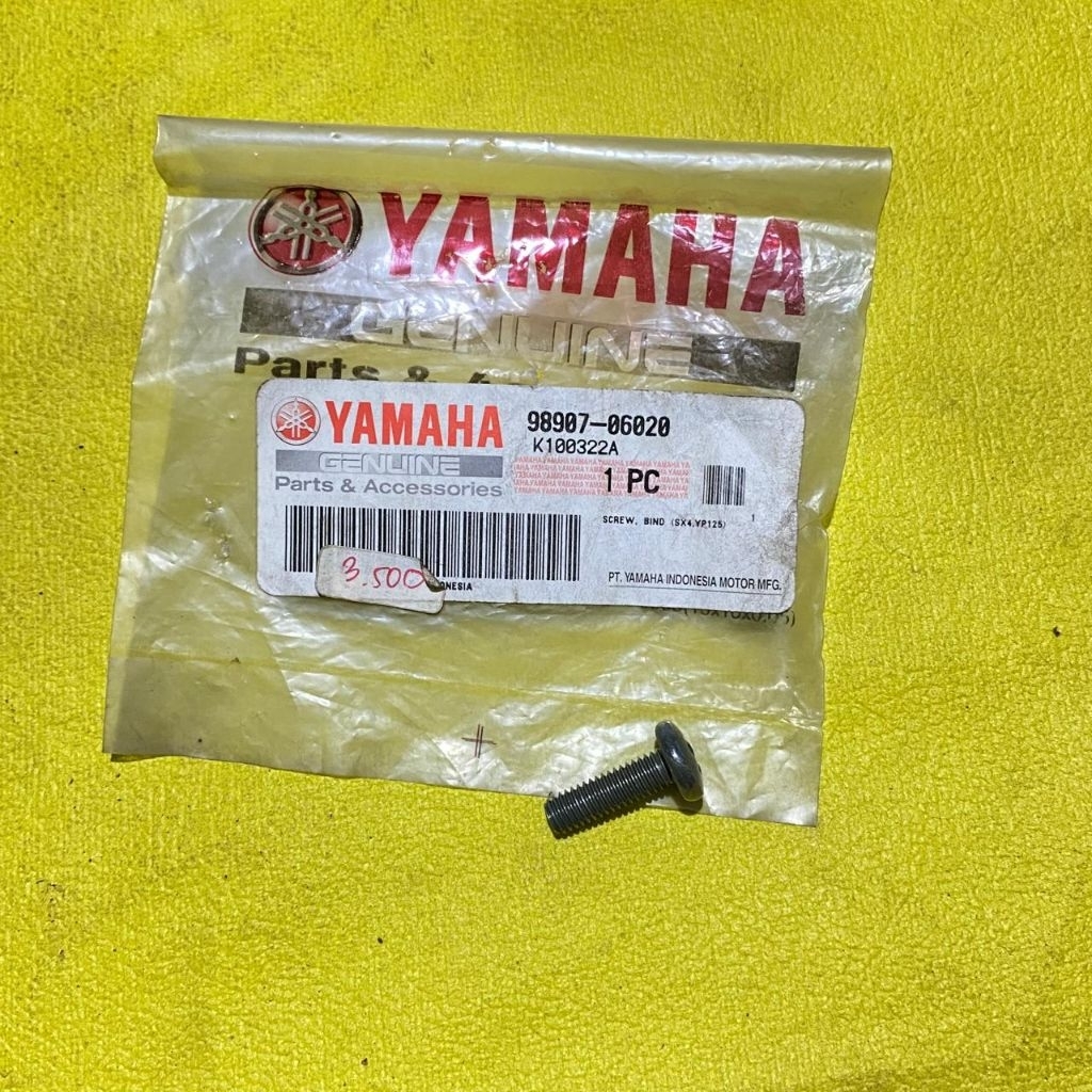 Baut body dudukan cover tutup Aki yamaha Scorpio Z original ygp 98907-06020