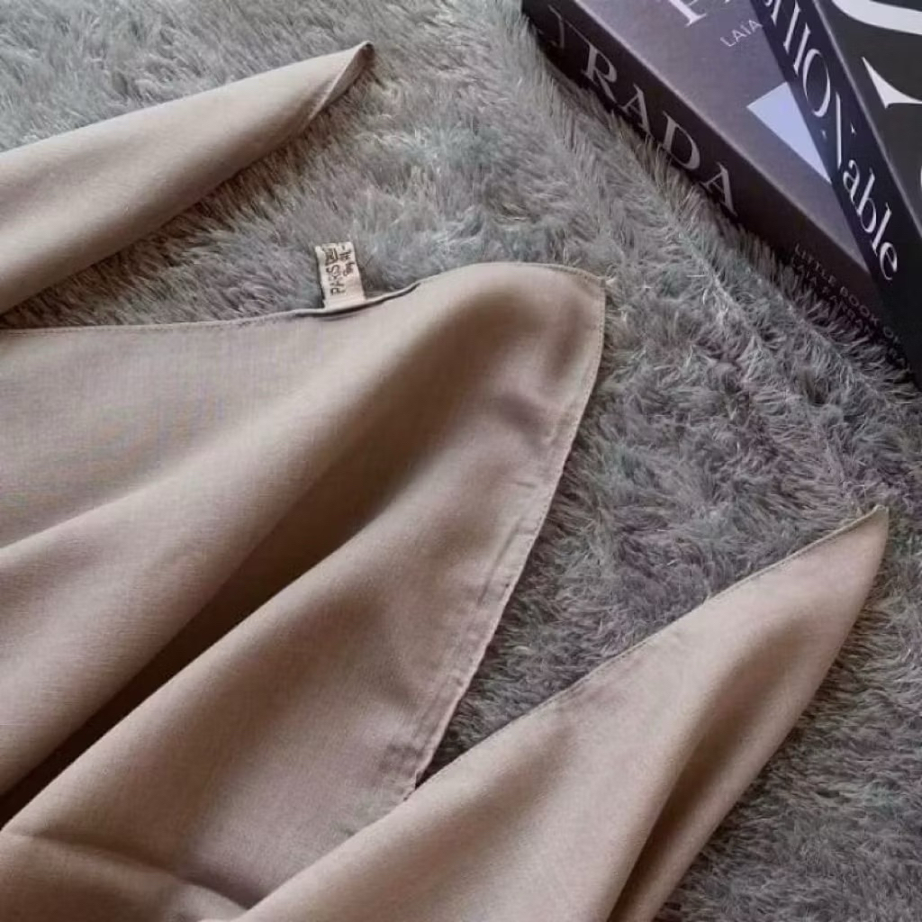 Hijab Segiempat Paris Premium Ivory •Ivory•