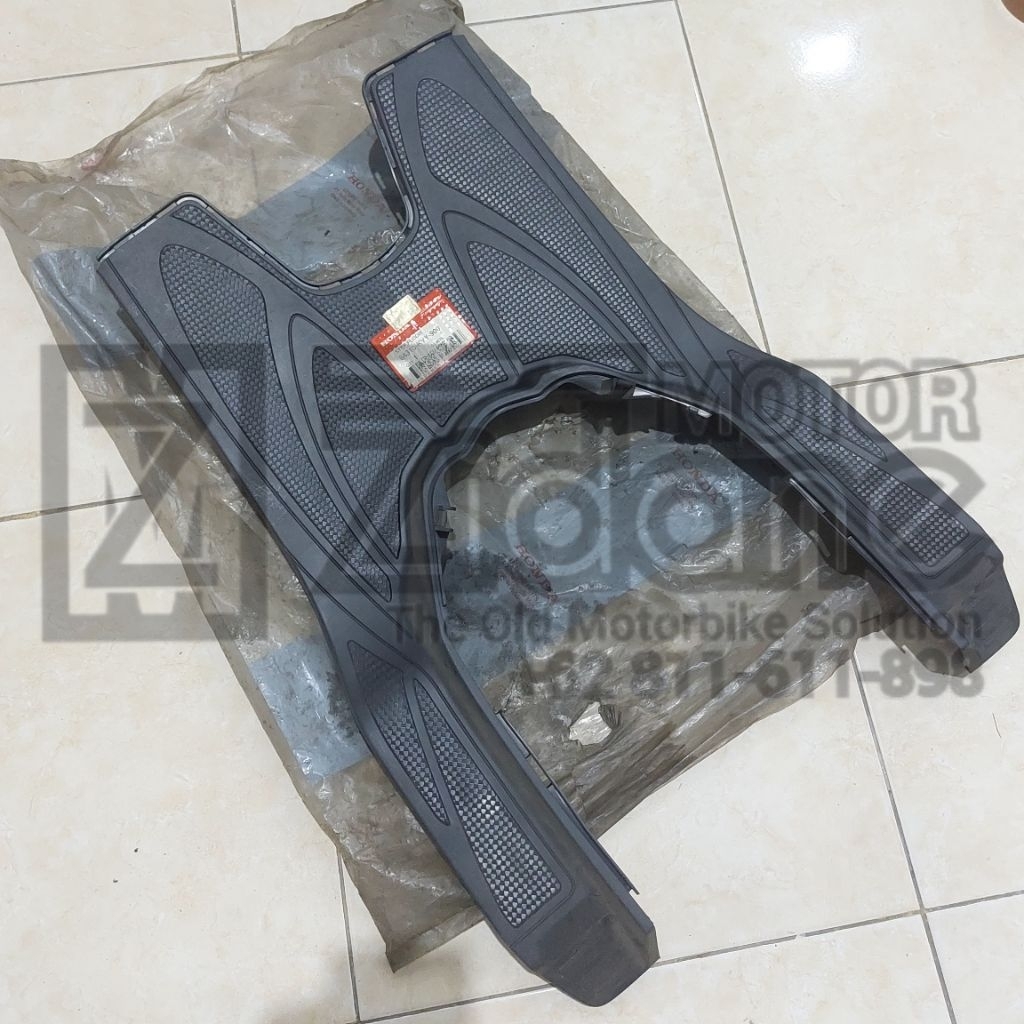lantai atas pijakan kaki beat karbu gen 1 original HGP 64310-KVY-900