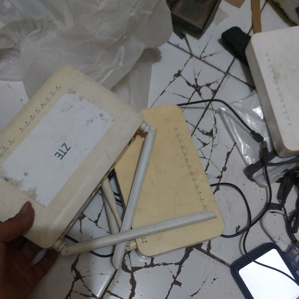 Borongan zte v3 minus body dan zte f670l mins port 3 mati