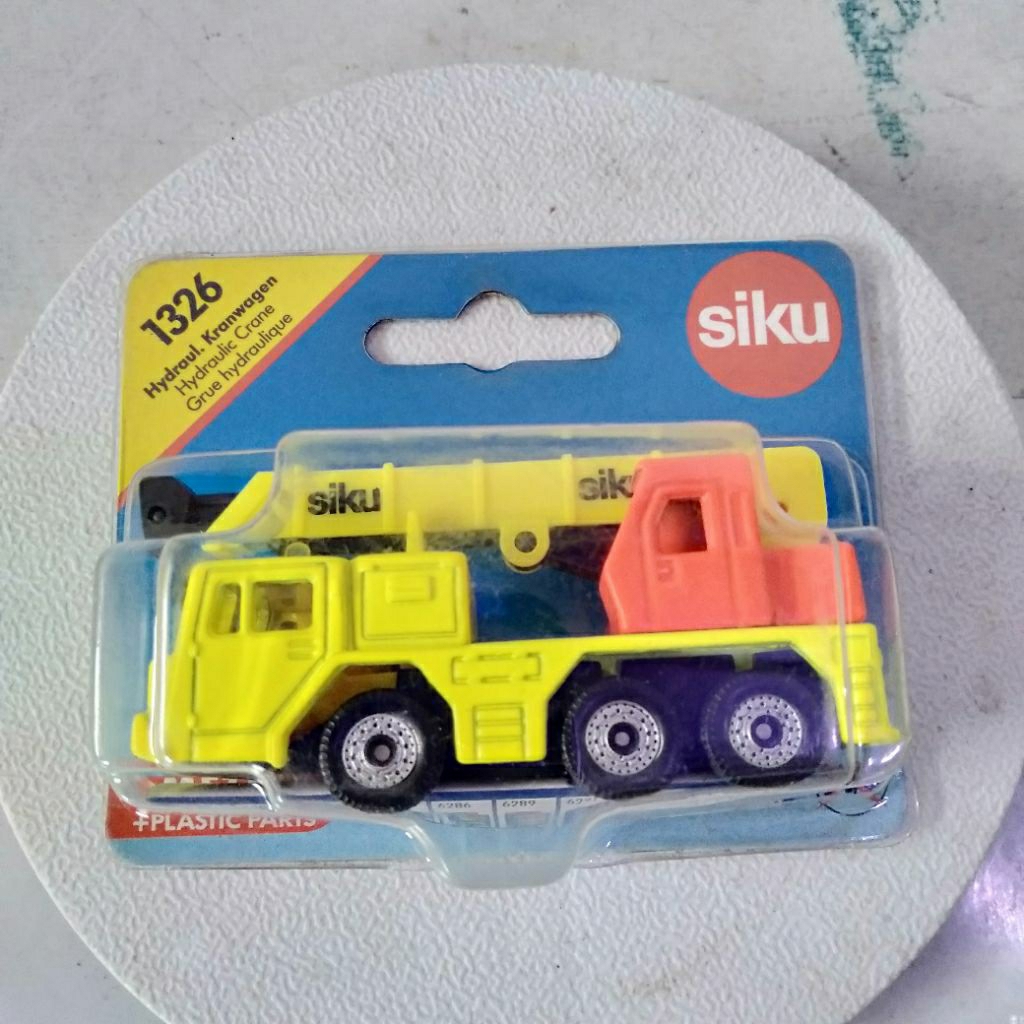 Siku diecast hydraulic Crane