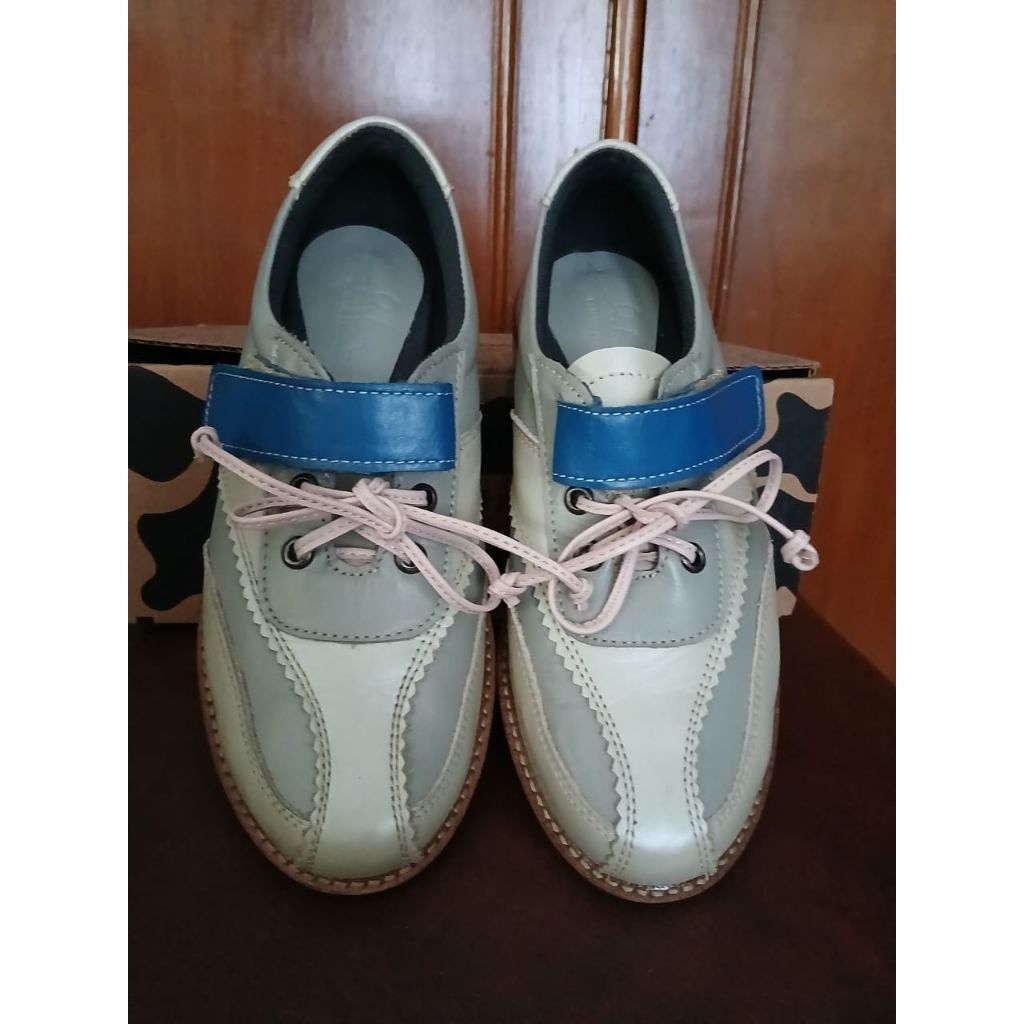 preloved sepatu  Yuga Serlium Leather Size 37