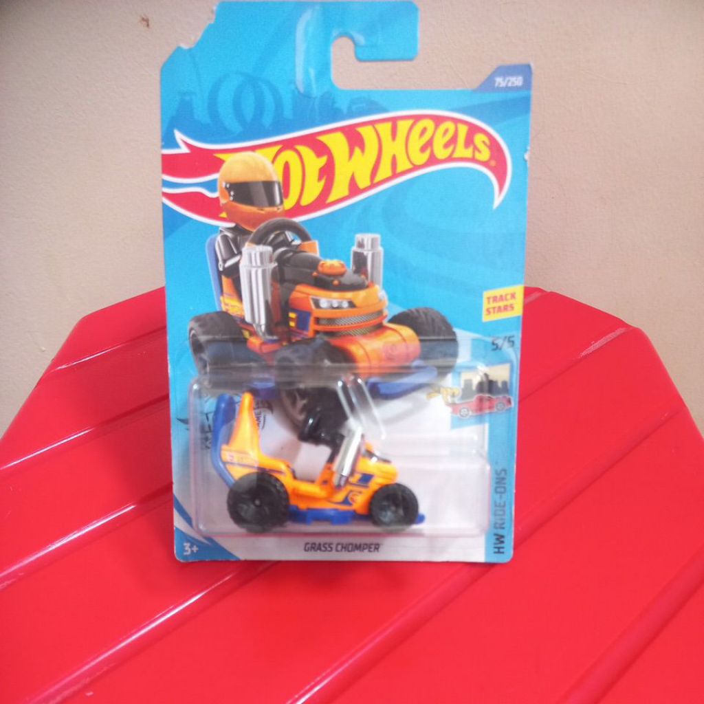 HOTWHEELS GRASS CHOMPER HW RIDE-ONS (TREASURE HUNT)