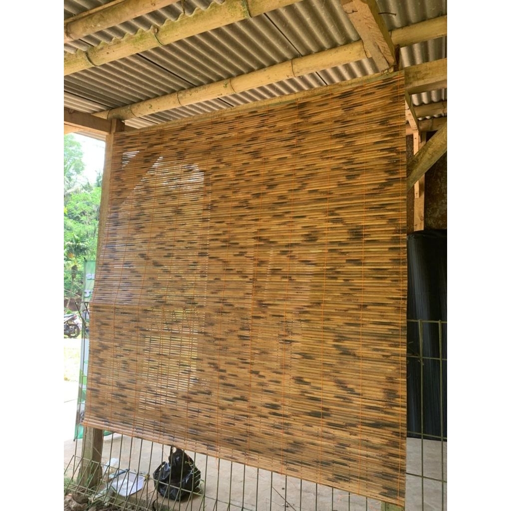 Krey Motif Batik Serbaguna– Tirai Anyaman Alami dari bambu kirai untuk Rumah & Teras, pelindung pana