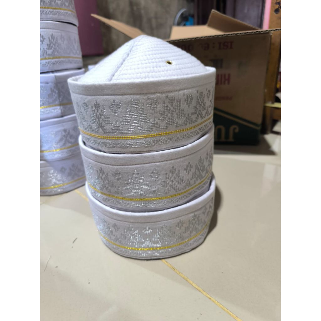 peci songket putih lis emas ,asli tenun ,dewasa sampai anak²