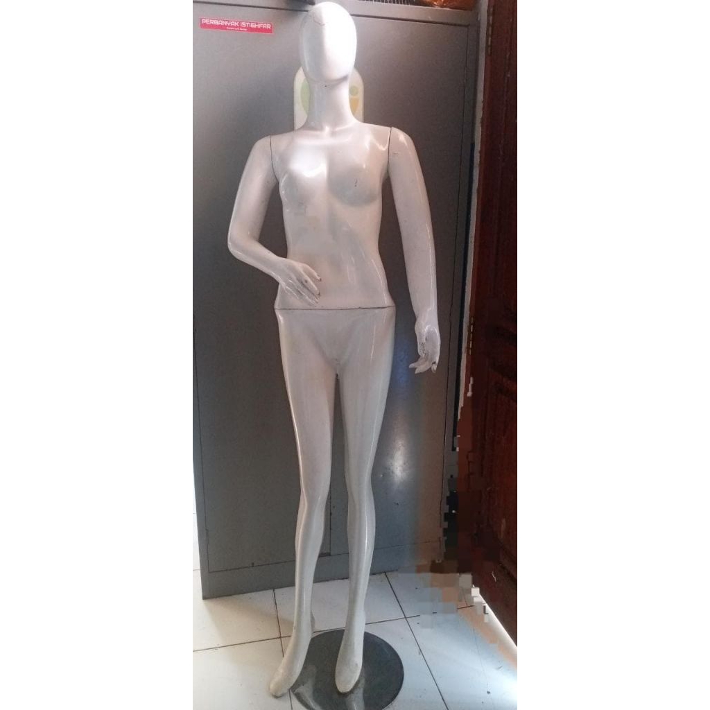 manekin second full body wanita, patung bekas , manekin bekas murah