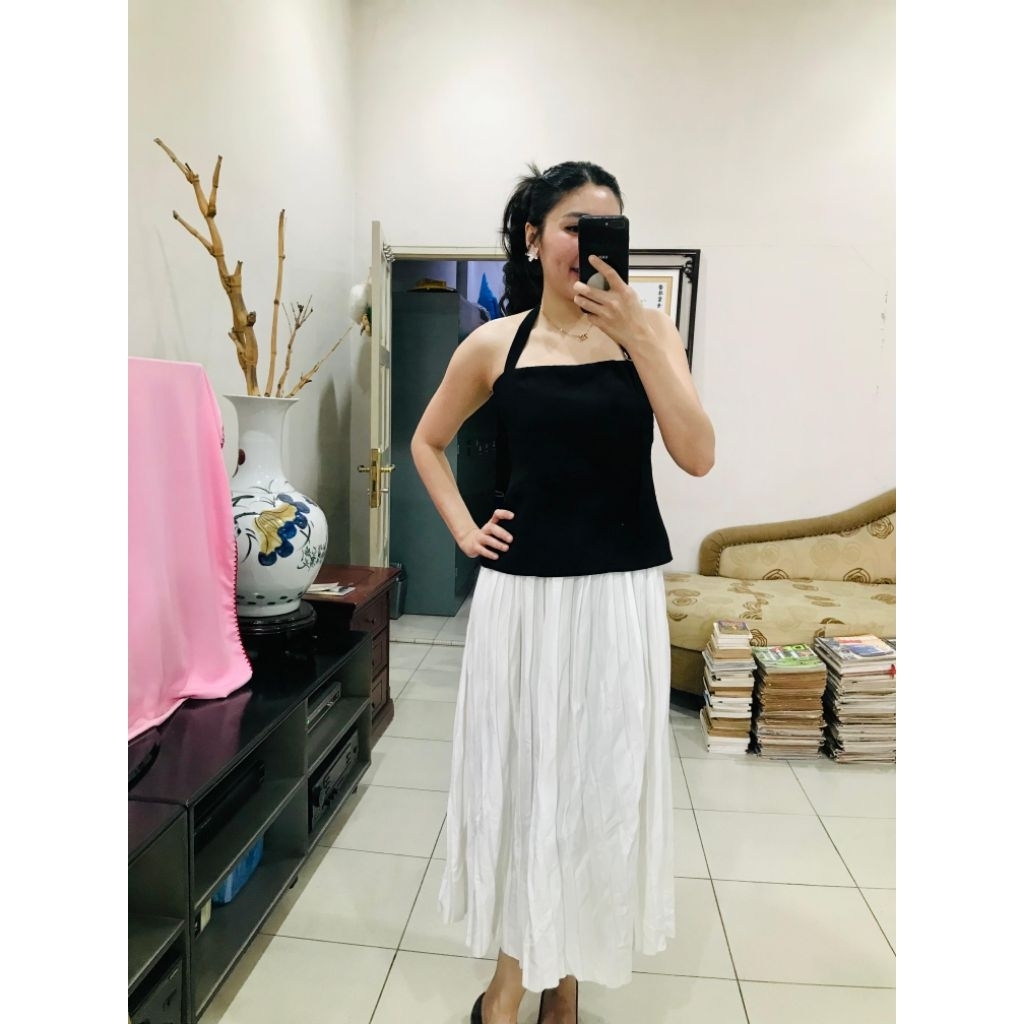 Halter Neck Ellin Studio Sloane Buckle Top