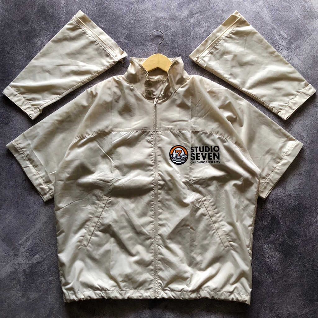Windbreaker GU X Studio Seven Childhood Dreams Second Big Size JUMBO Size XXL,Windbreaker putih crea