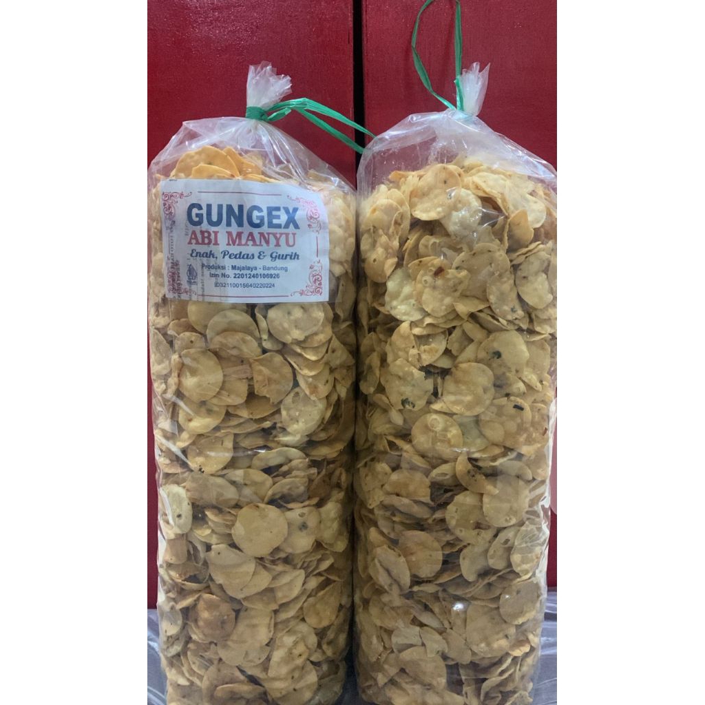 keripik gungek ( terigu cengek) rasa gurih asin sedikit pedas enak renyah kriuk cemilan kiloan murah