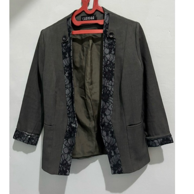 Blazer Chandra Size XS LD 90 blazer abu kombinasi brokat