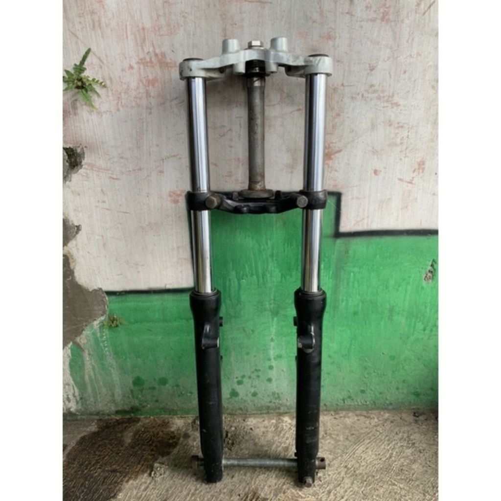 Shokbeker depan BAJAJ Pulsar diameter as 33mm original copotan