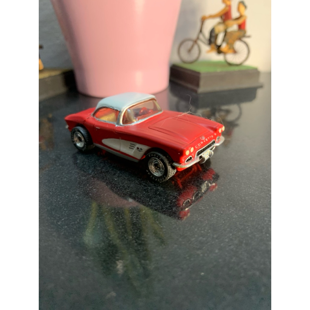 MATCHBOX  CHEVROLET CORVETTE 62