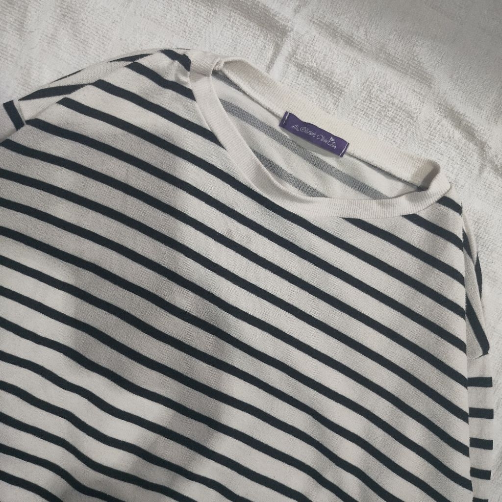 Crewneck Salur Hitam Putih by Olivers Closet (L / ld112)