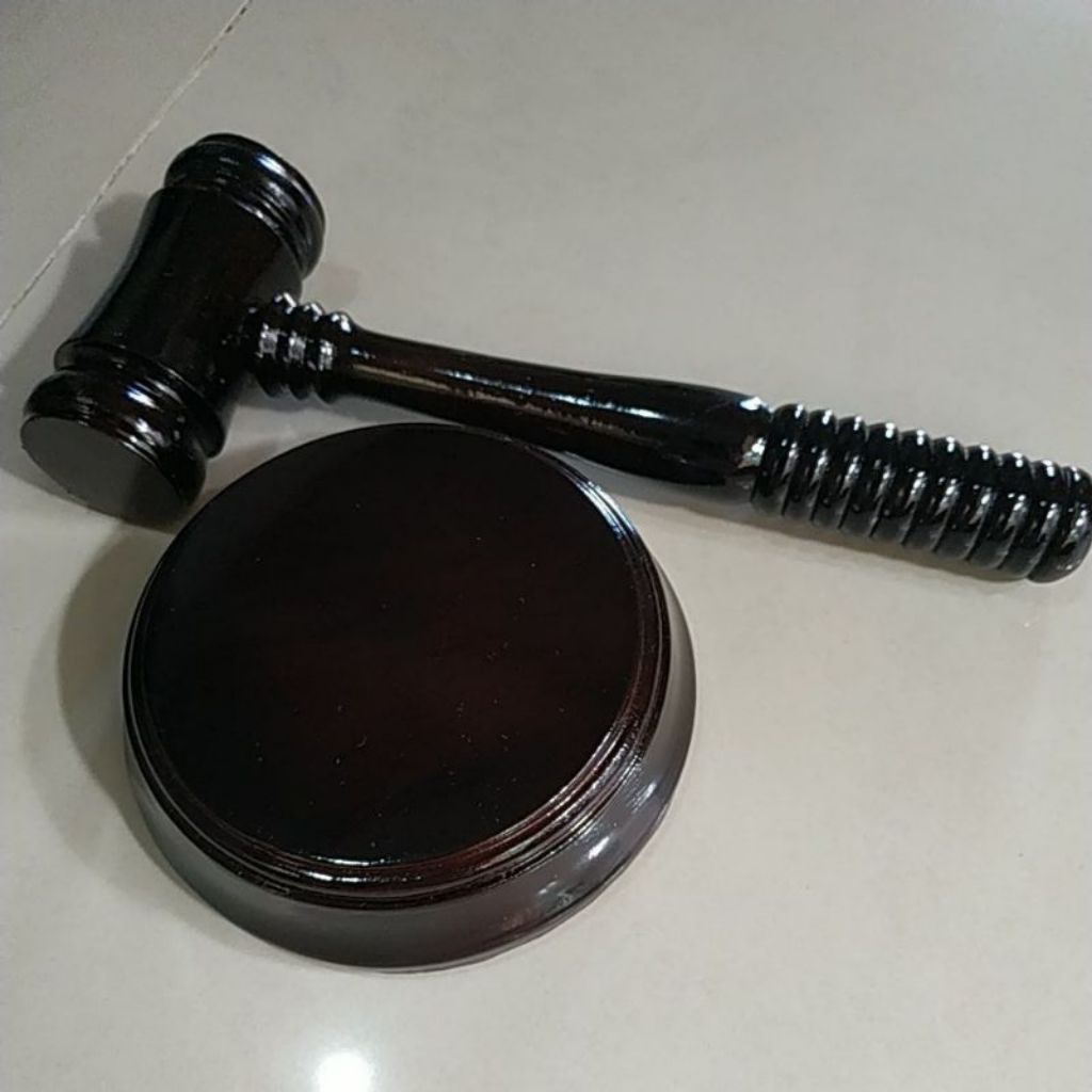 Palu Hakim /Palu Sidang / Dudukan dan Palu Hakim bahan kayu Mahoni