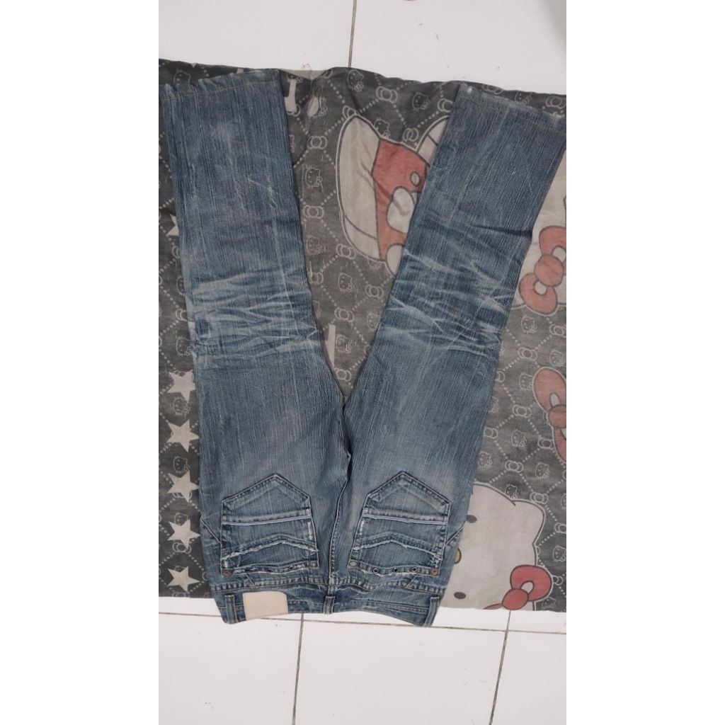 Maru Jeans