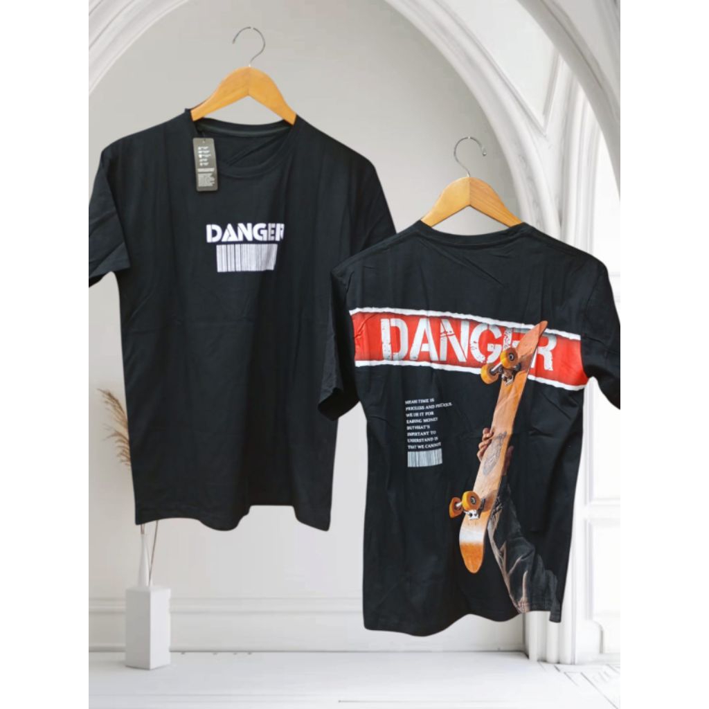 Baju Kaos T-shirt Pria Dewasa Gambar Skeatboard Allsize Fit to XL Warna Hitam