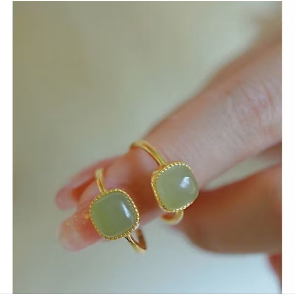 Cincin giok hijau