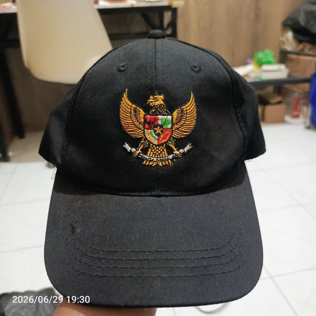 Topi Hitam Logo Garuda Bordir / Topi Hitam Gambar Garuda Bordir