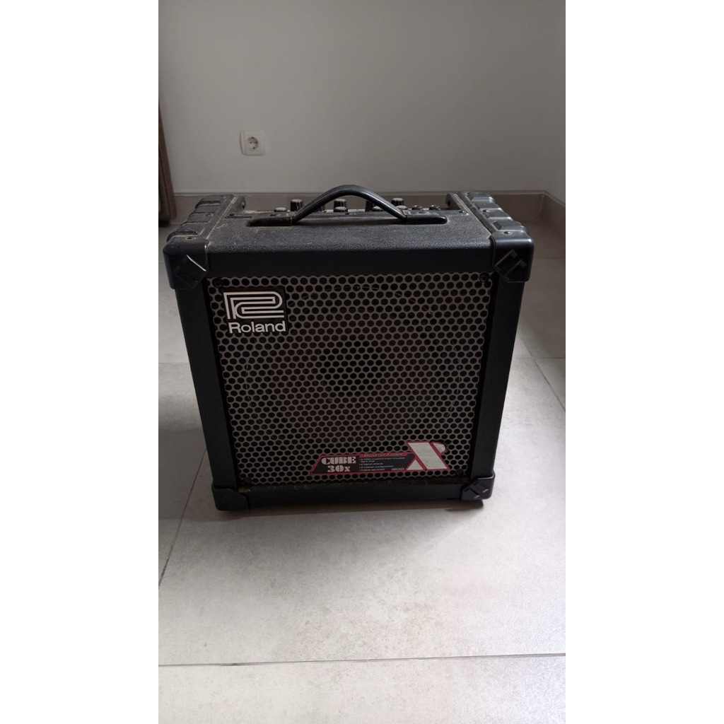 Roland cube 30x