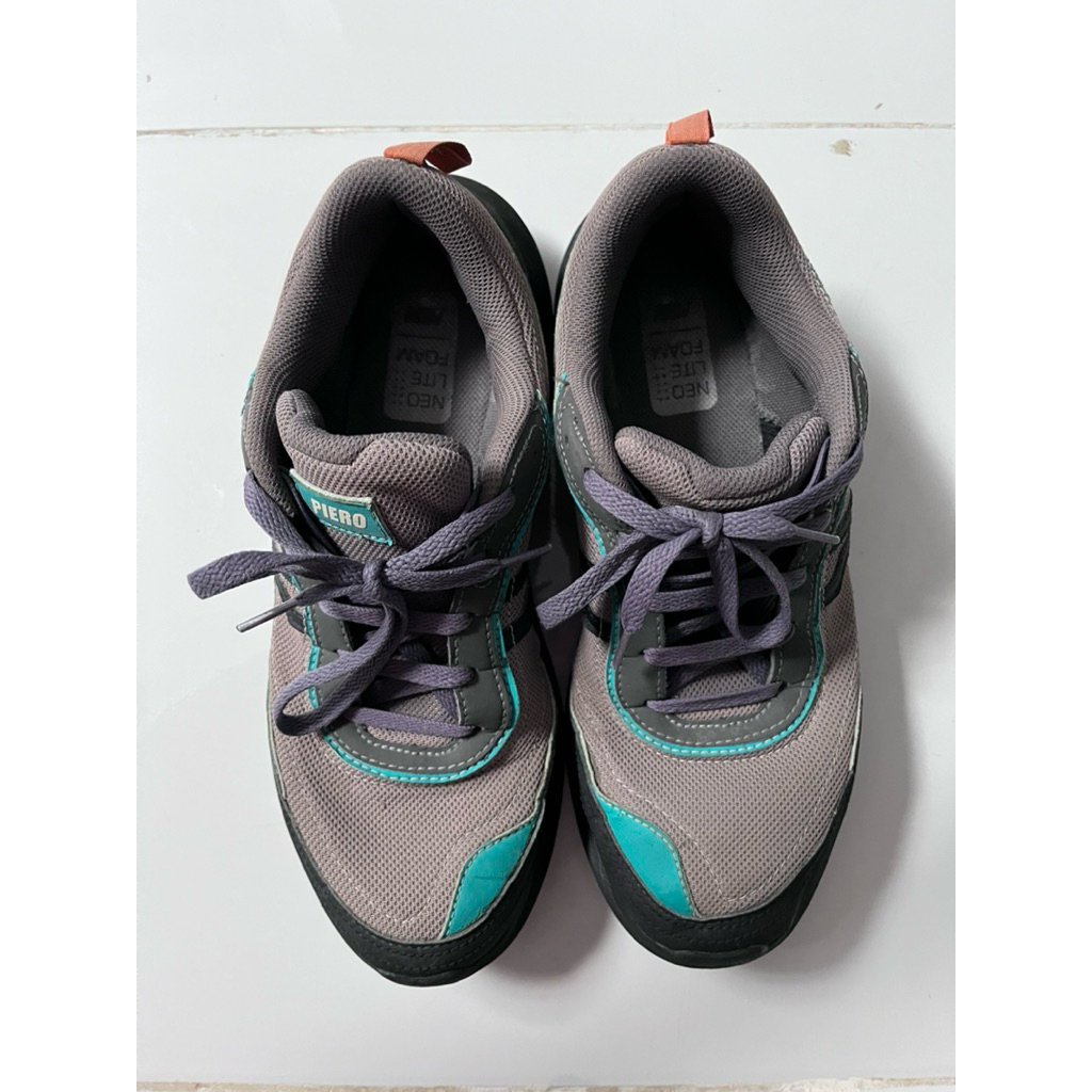 Preloved Sneakers Piero