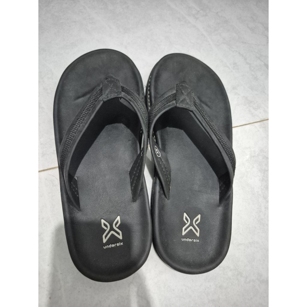 PRELOVED - Sandal Pria Ukuran 43