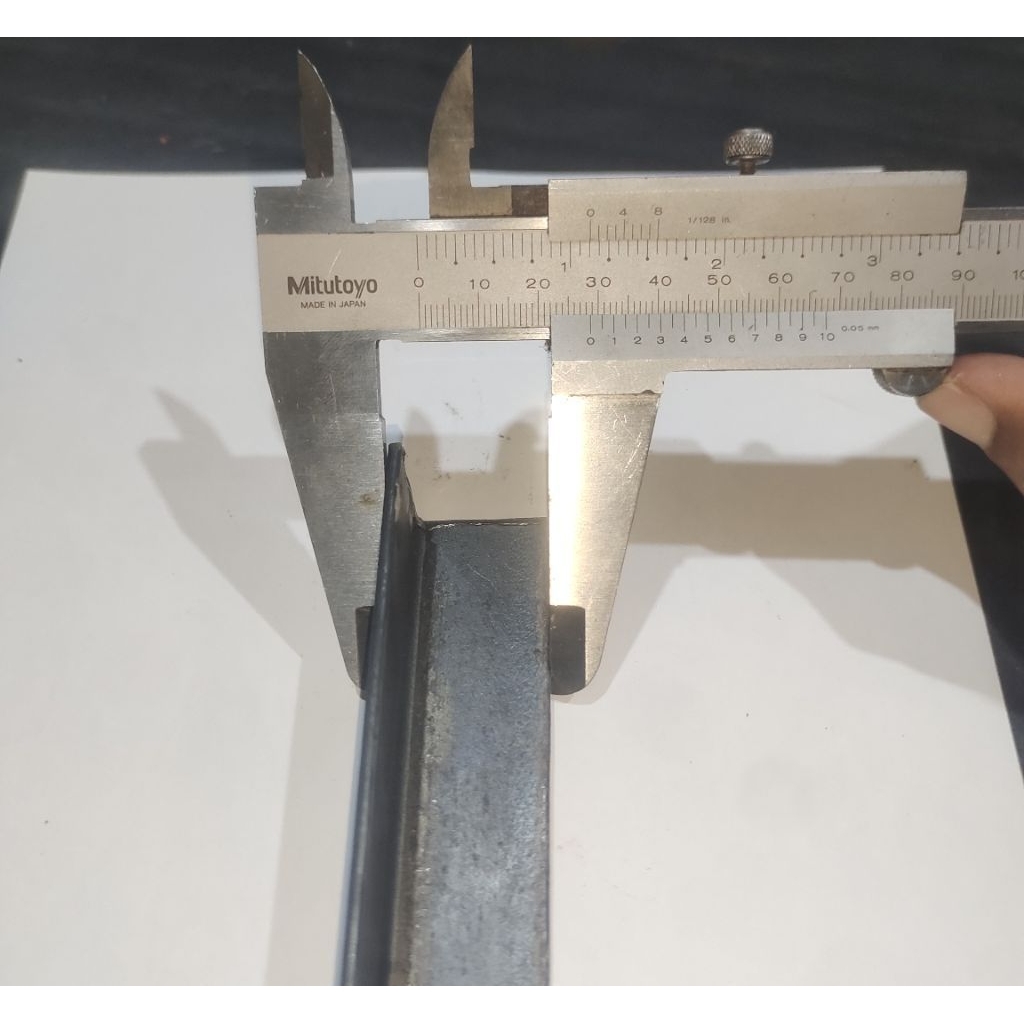 Besi siku 3x3 cm tebal 2,5mm Harga permeter / besi siku siku 30 x 30 mm x 2,5mm