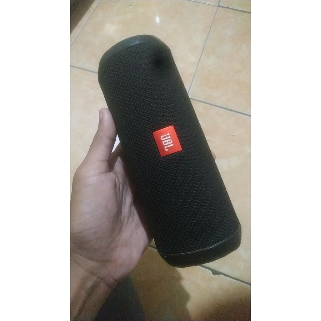 JBL flip 3 second
