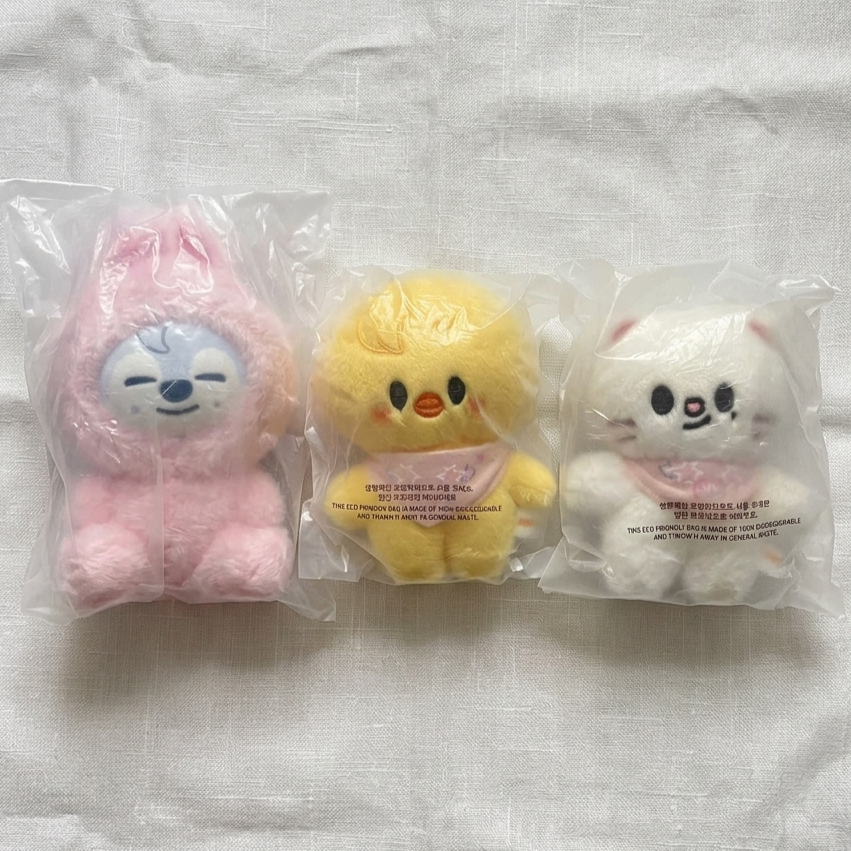 [READY STOCK] OFFICIAL SEALED PLUSH DOLL STRAY KIDS SKZOO 10 CM & PLUSH TOY