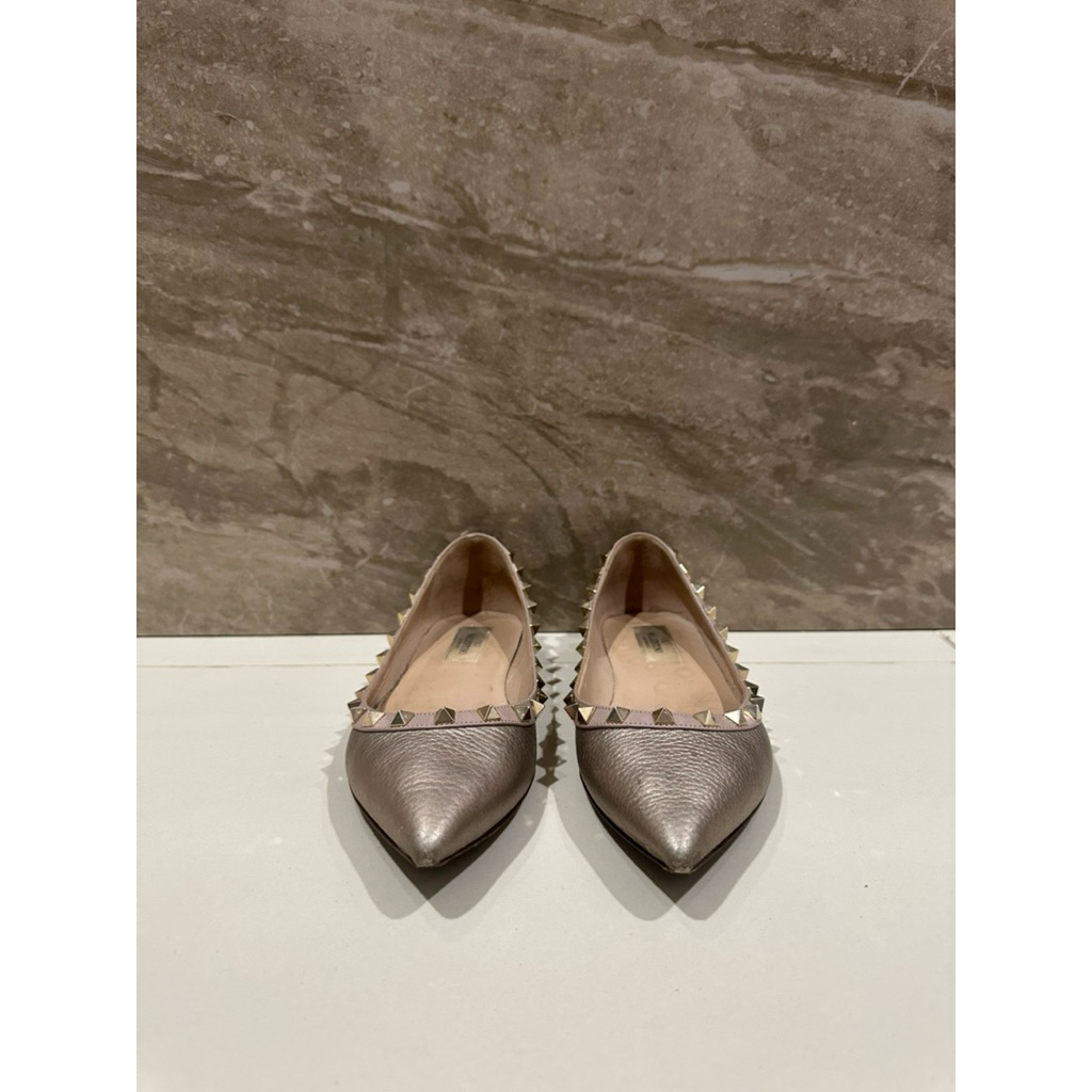 Preloved Valentino Flat Shoes Gold